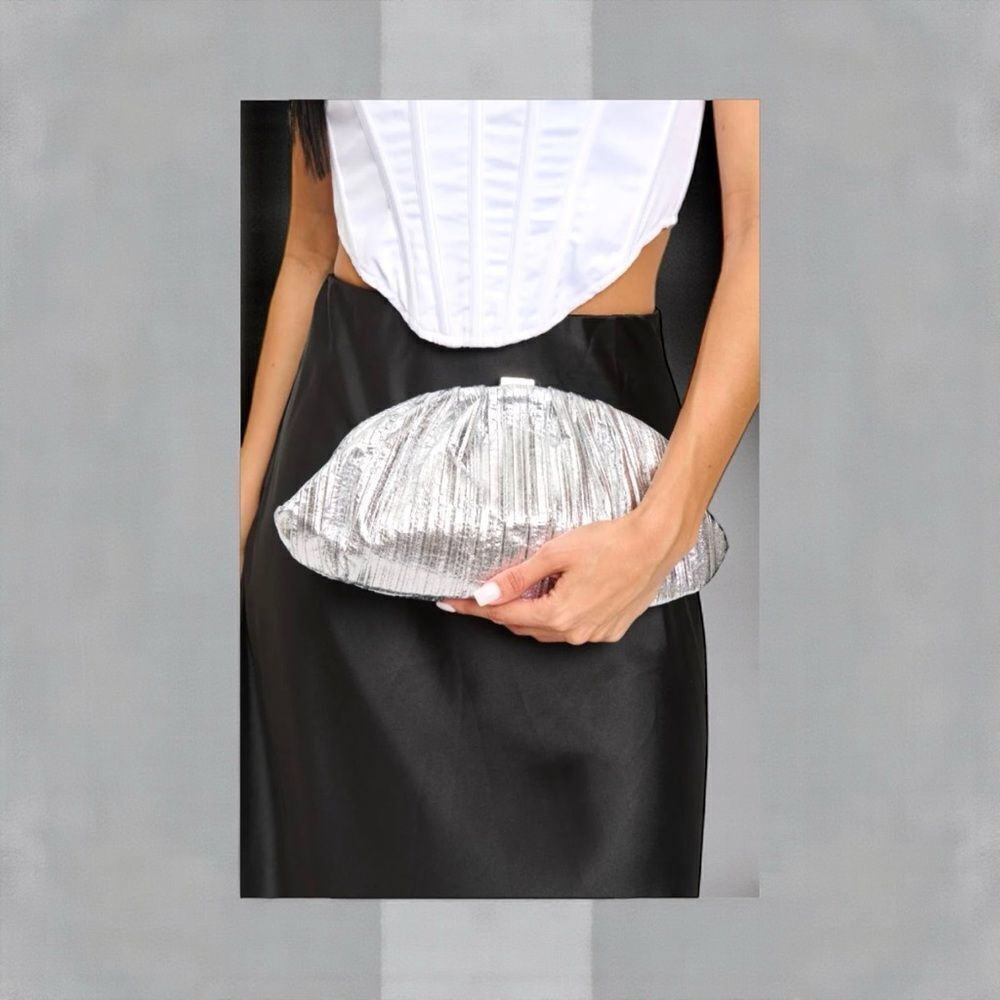 Moda Luxe l Rare l Silver Clutch, Purse, Bag l Removable Chain Strap l NWT - Picture 9 of 14